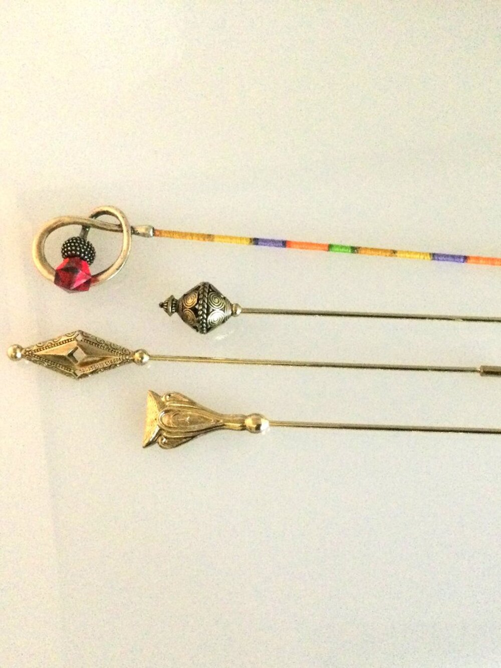 Disney Alice in Wonderland Mad Hatter Pin Set - Picture 4 of 4